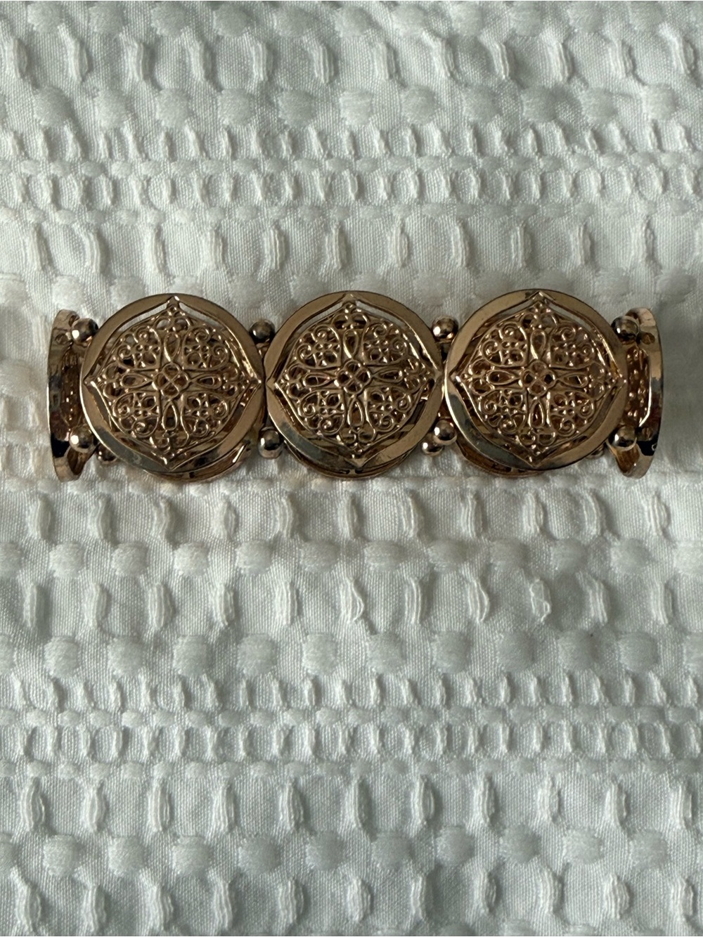 Elegant Gold-Tone Filigree Link Bracelet - Women Jewelry